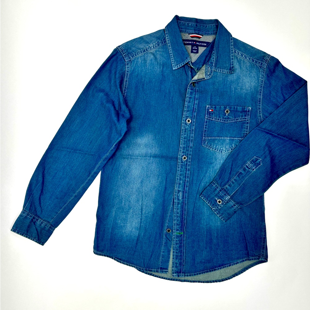 Big Kids, “TOMMY HILFIGER” 
Button Down Shirt.